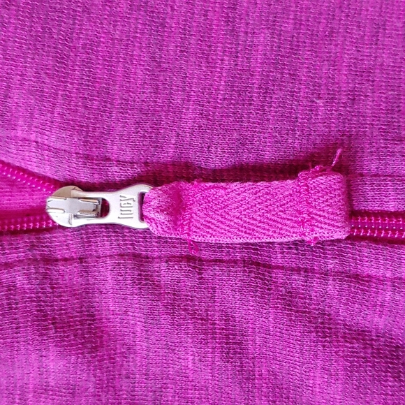 Wildberry half zip hoodie w thumb holes and front kangaroo pocket - Picture 7 of 8